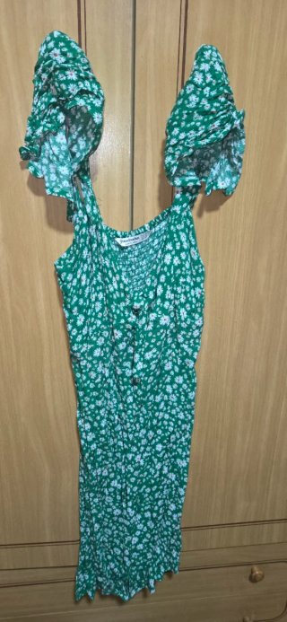 Vestido verde flores M Stradivarius