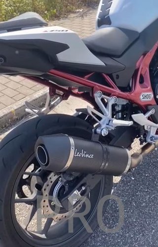 Escape LeoVince HONDA CB750