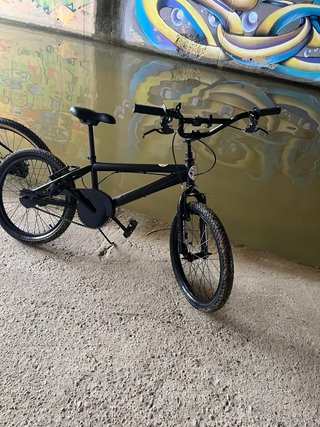 Bicicleta BMX Negra