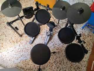 Batería Electrónica Alesis Nitro Mesh Kit