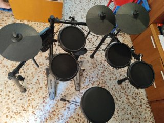 Batería Electrónica Alesis Nitro Mesh Kit