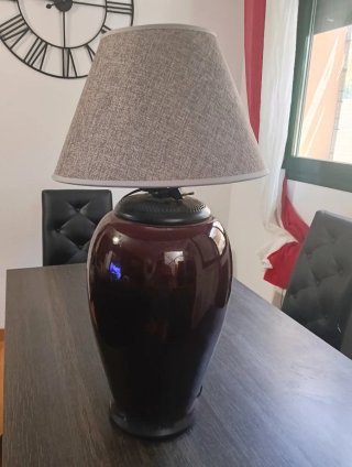 Lámpara de mesa cerámica y tela