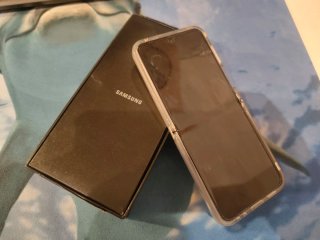 Samsung Galaxy Z Flip 5