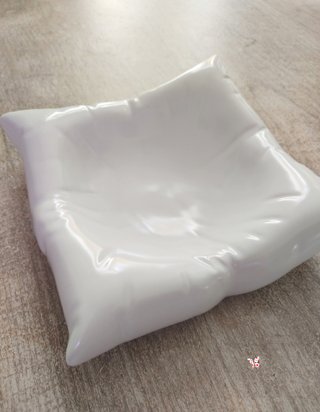 Plato de cerámica blanco
