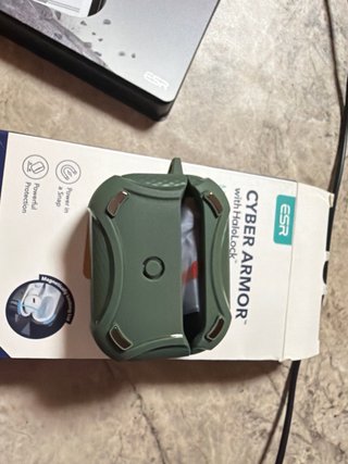 Funda ESR Cyber Armor AirPods Pro HaloLock
