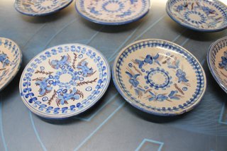 Platos y tazas cerámica de Muel (Teruel).