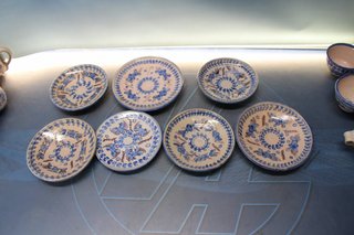 Platos y tazas cerámica de Muel (Teruel).