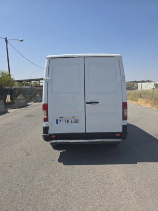Mercedes-Benz eSprinter 2001