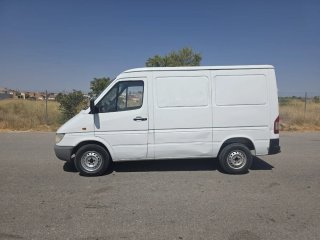 Mercedes-Benz eSprinter 2001