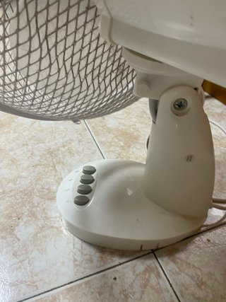 Ventilador de mesa blanco