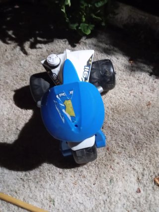 Moto de policía para niños