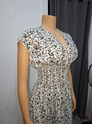 Vestido floral blanco y negro