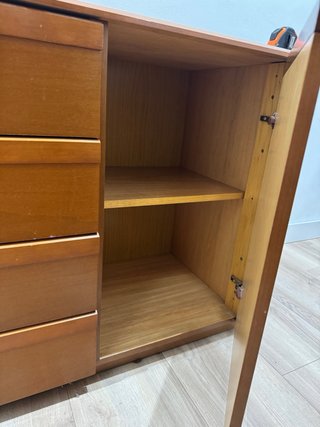 Cómoda de madera marrón