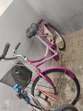 Bicicleta Morada con Cesta