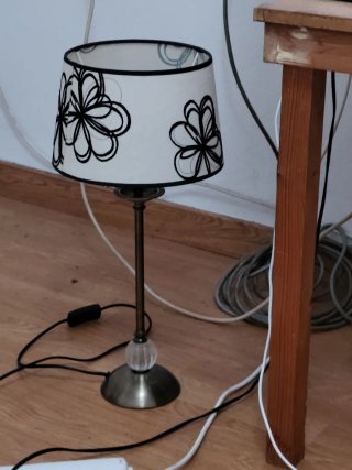 LAMPARA DE MESA