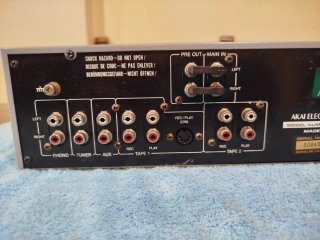Amplificador Akai AM-U02