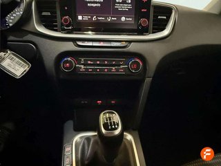 Kia Ceed 1.6 MHEV iMT 100kW (136CV) Concept