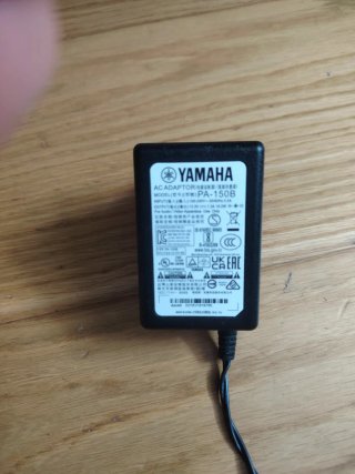 PIANO DIGITAL YDP-144WH YAMAHA
