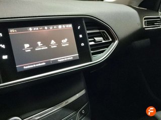 Peugeot 308 5p Allure 1.5 BlueHDi 96KW (130CV)