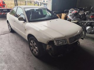 Audi 220920 centralita motor uce 0281001834 a4 2.5