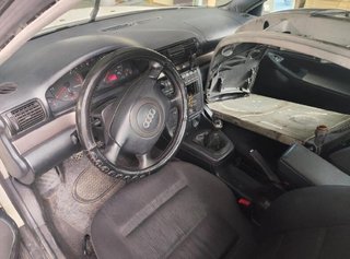 Audi 220920 centralita motor uce 0281001834 a4 2.5