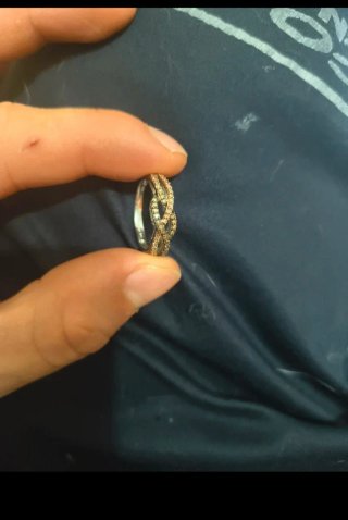 Anillo de plata con diamantes