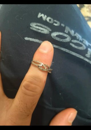 Anillo de plata con diamantes