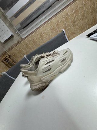 Adidas OZWEEGO Celox Beige/Blanco