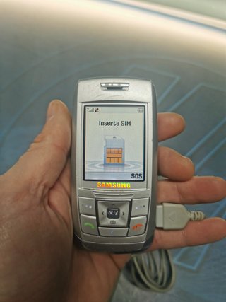 Teléfono, movil,  SAMSUNG SGH-E250 color plata- orange
