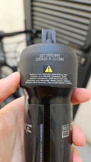 NOVA!! Rock Shox Deluxe Select+