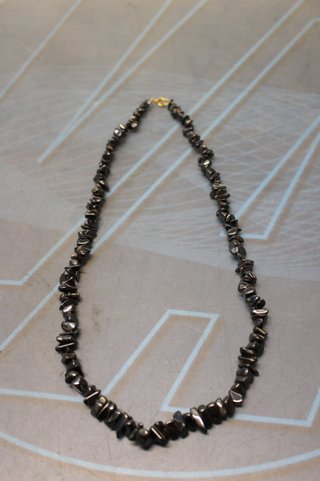 Collar, gargantilla de hematitas. 50 cm.