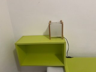Escritorio juvenil verde y blanco