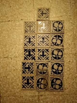 Lote de 30 unidades de azulejos antiguos hay más