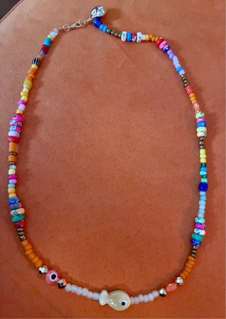 Collana lunga perline colorate con ciondolo cuore