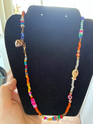 Collana lunga perline colorate con ciondolo cuore