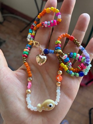 Collana lunga perline colorate con ciondolo cuore