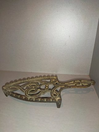 Antiguo Salvaplanchas Bronce Calado