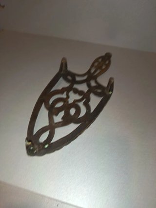 Antiguo Salvaplanchas Bronce Calado