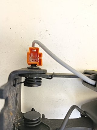 ENGANCHE CINTURON TRASERO IZQUIERDO VOLVO XC40 D4