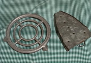 ~ Set  de 2 piezas Antiguas de Aluminio ~