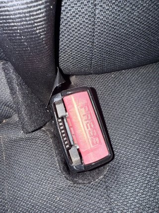 ENGANCHE CINTURON TRASERO DERECHO Renault Megane III Berlina 5P (2008->)