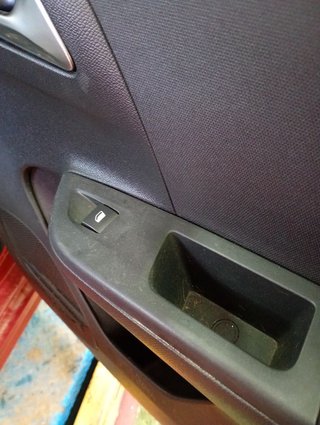 MANDO ELEVALUNAS TRASERO DERECHO Opel Corsa F (2019->)