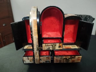 Caja con reloj