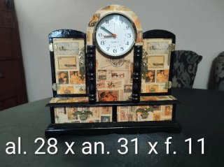 Caja con reloj
