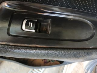 MANDO ELEVALUNAS TRASERO IZQUIERDO Kia Carens (RP)(2013->)