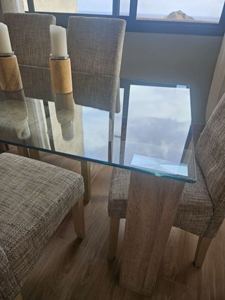 Mesa Comedor Cristal y 6 Sillas Tapizadas