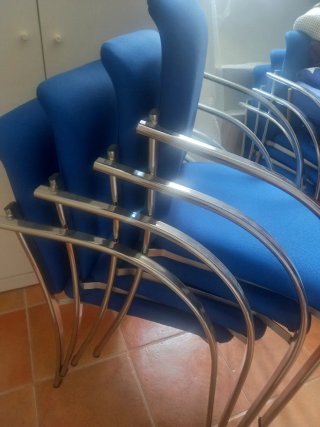Sillas azules cómodas