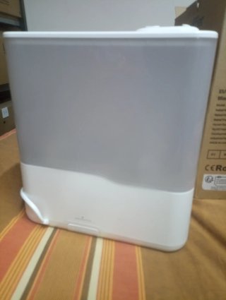 Humidificador Beige y Blanco