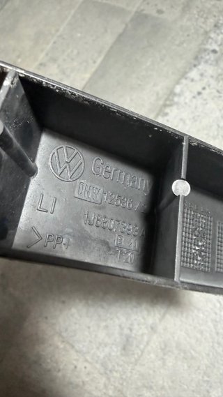 Guias Paragolpes Trasero VW Golf IV