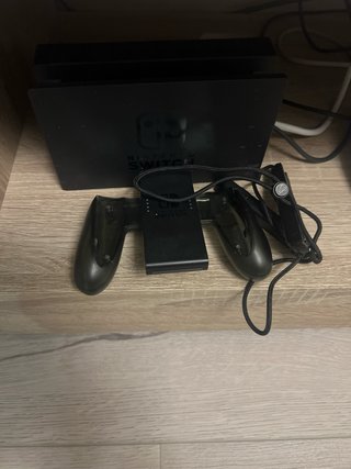 Nintendo Switch Gris con acc sin juegos(no envíos)